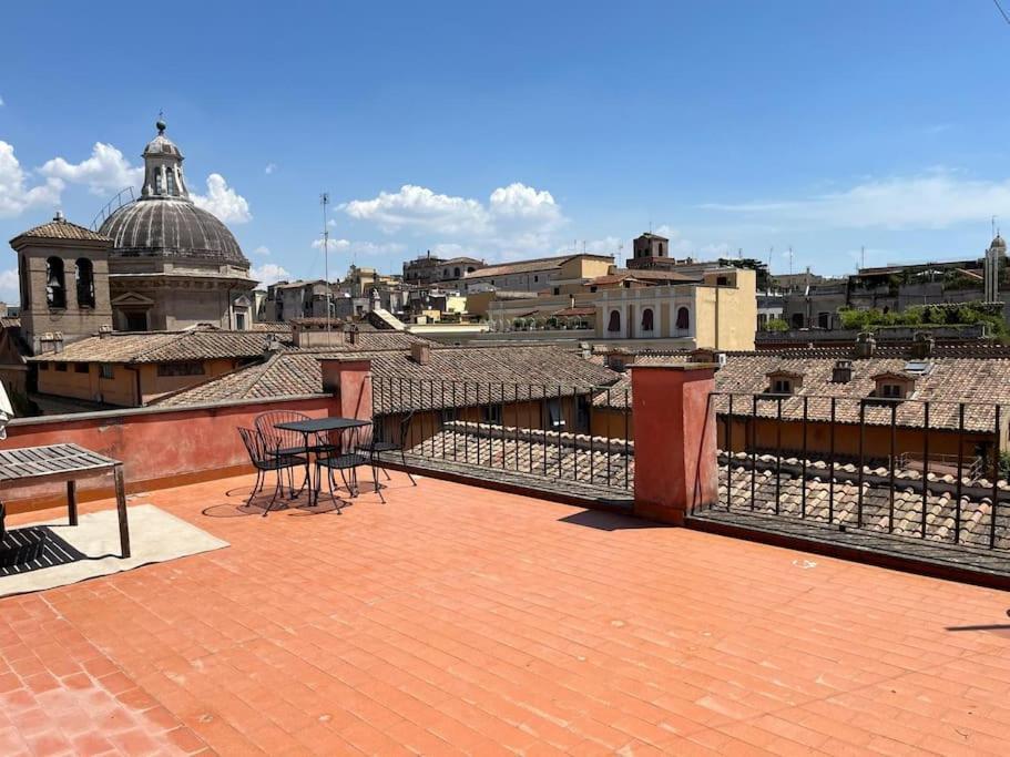 Ladolcevita - The Heart Of At Your Fingertips Rome